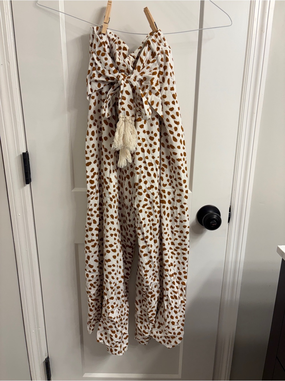Simple White Pants with Brown Spot Print and Tassel Tie
